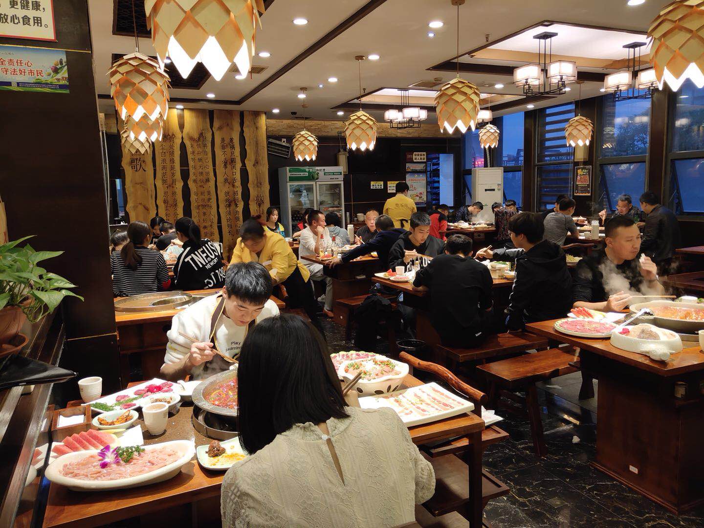如何提高火鍋加盟店員工的積極性？